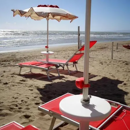 Eden Beach Snc Guest house Follonica